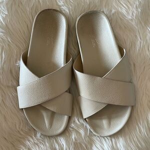 Saychelles cream slides